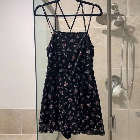 Romper - Picture 1 of 3